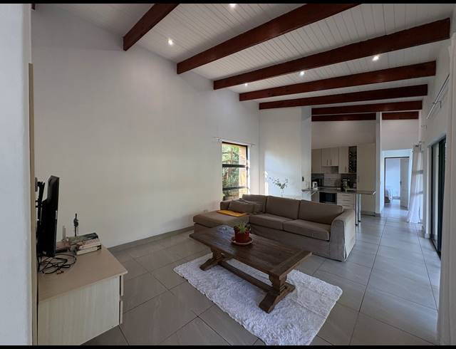 3 BEDROOM FREESTANDING FOR SALE IN PALM LAKES ESTATE